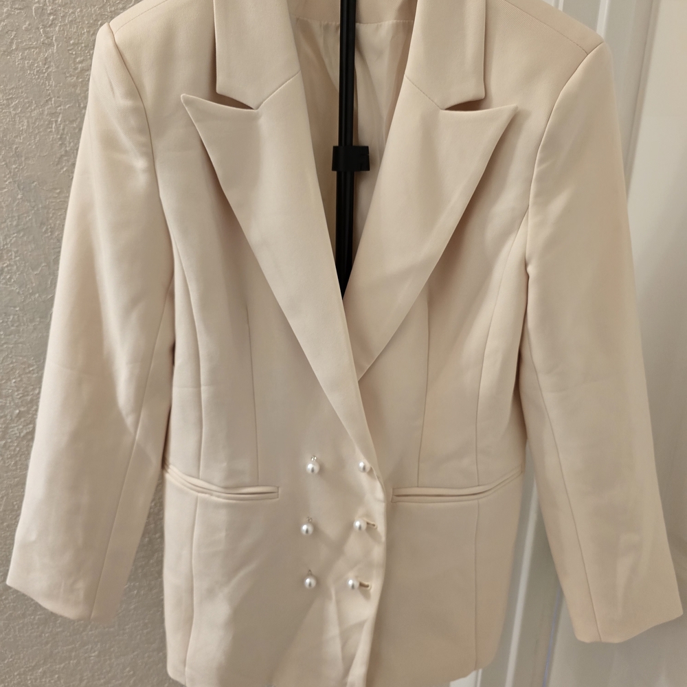 Elegant Women's Double-Breasted Cream Blazer